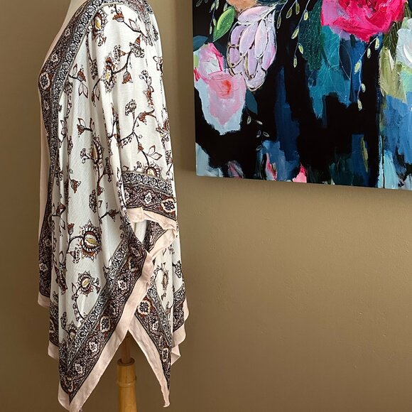 NWT a.n.a. Floral Pink Accent Kimono Size OS - Picture 3 of 6